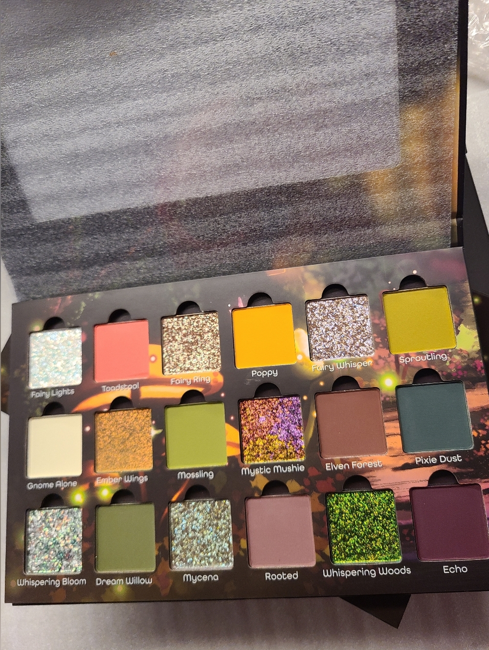 Ensley Reign WHISPERING WOODS Eyeshadow Palette